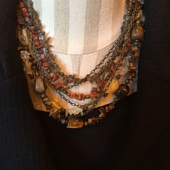 STONE STRANDED Necklace  - Picture 3 of 9